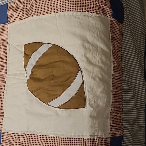 Lid'l Dolly's Sports Quilt - Picture 8 of 16